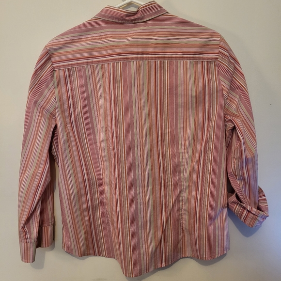 Liz Claiborne size 16 button down blouse.  Pinks, taupe, moss green. - Picture 2 of 6